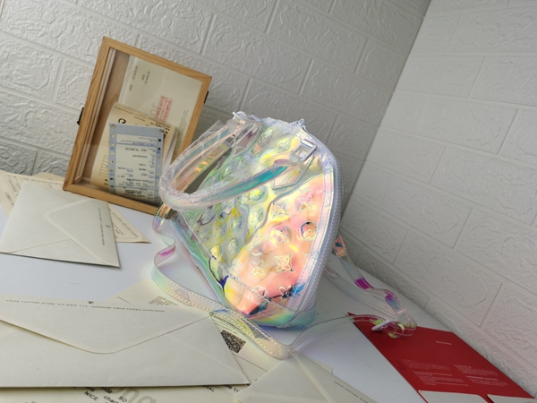 ルイヴィトンバッグ側面デザイン